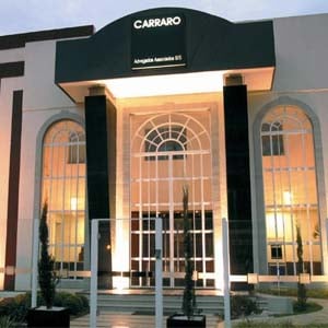 Em Goiânia/GO, o escritório se destaca pelo suntuoso edifício.