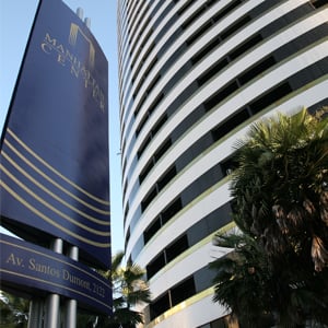 Localizado no grande centro empresarial de Fortaleza/CE, o escritório está instalado em prédio de projeto arquitetônico arrojado e contemporâneo.