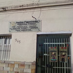 Cai, cai balão. A tradicional festa junina de João Pessoa/PB se faz presente até na decoração do escritório de advocacia.