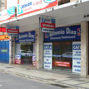 Muitas informações podem ser conferidas na fachada da banca mineira de Juiz de Fora/MG.